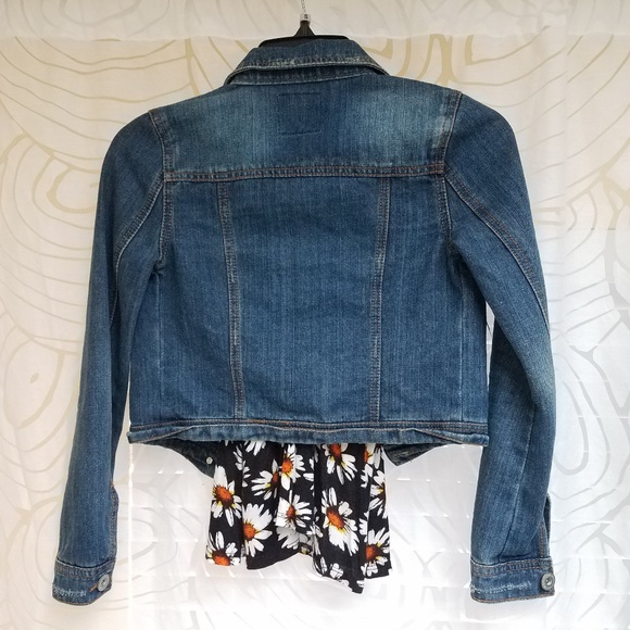 SALE Tillys Jean Jacket + Flowy Floral Tee Tank - Picture 2 of 4